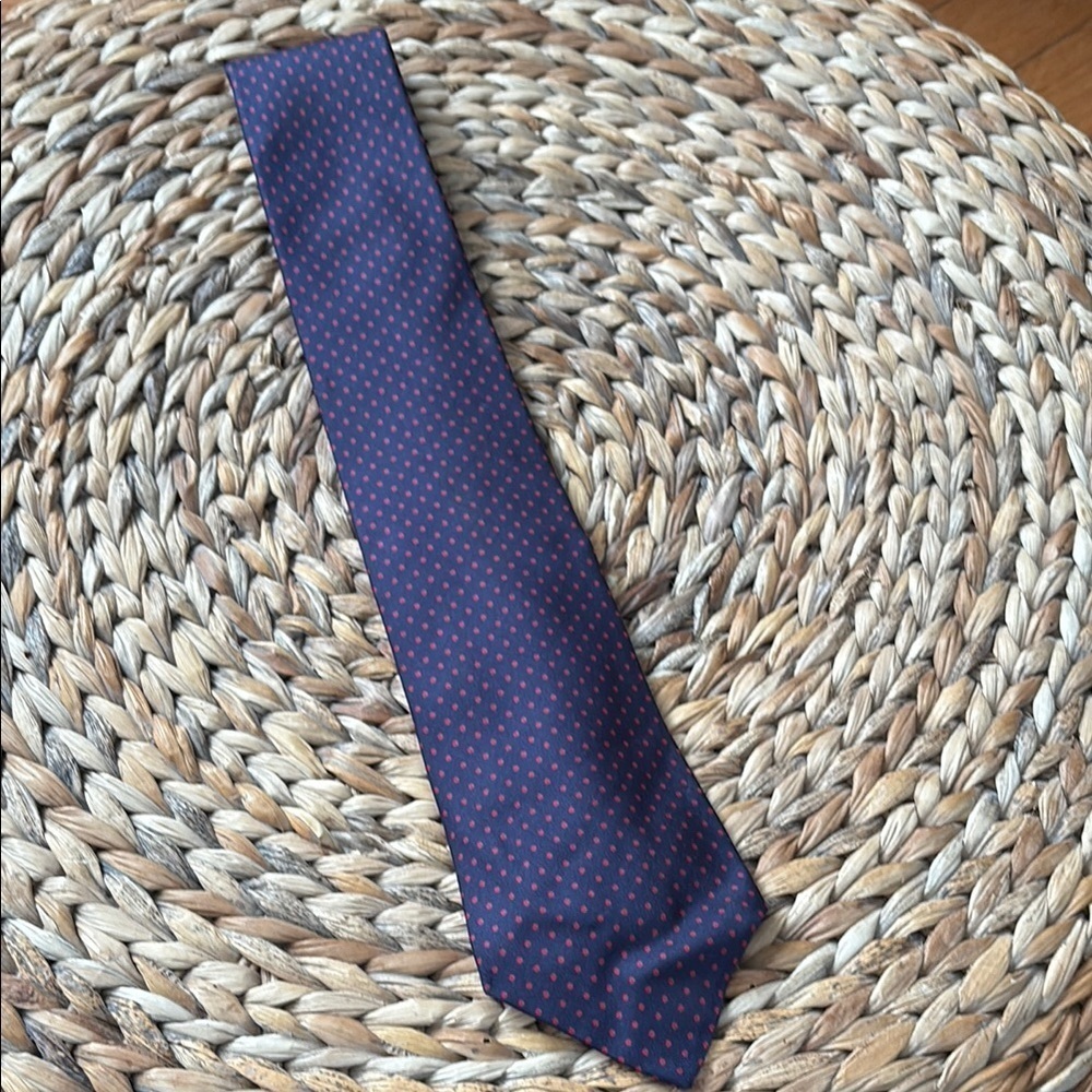 Chipp silk tie made in England navy with red polka dots